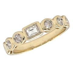 14 Karat Yellow Gold Baguette And Round Diamond Bezel Set Band 0.40 Ct