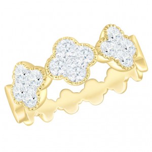 14 Karat Yellow Gold Quatrefoil Three Station Ring With 15=1.01Tw Round Brilliant Diamonds 
Ring Size: 7.5