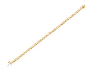 14 Karat Yellow Gold Tennis Bracelet With 64=4.21Tw Round Diamonds 
Length/Size: 7