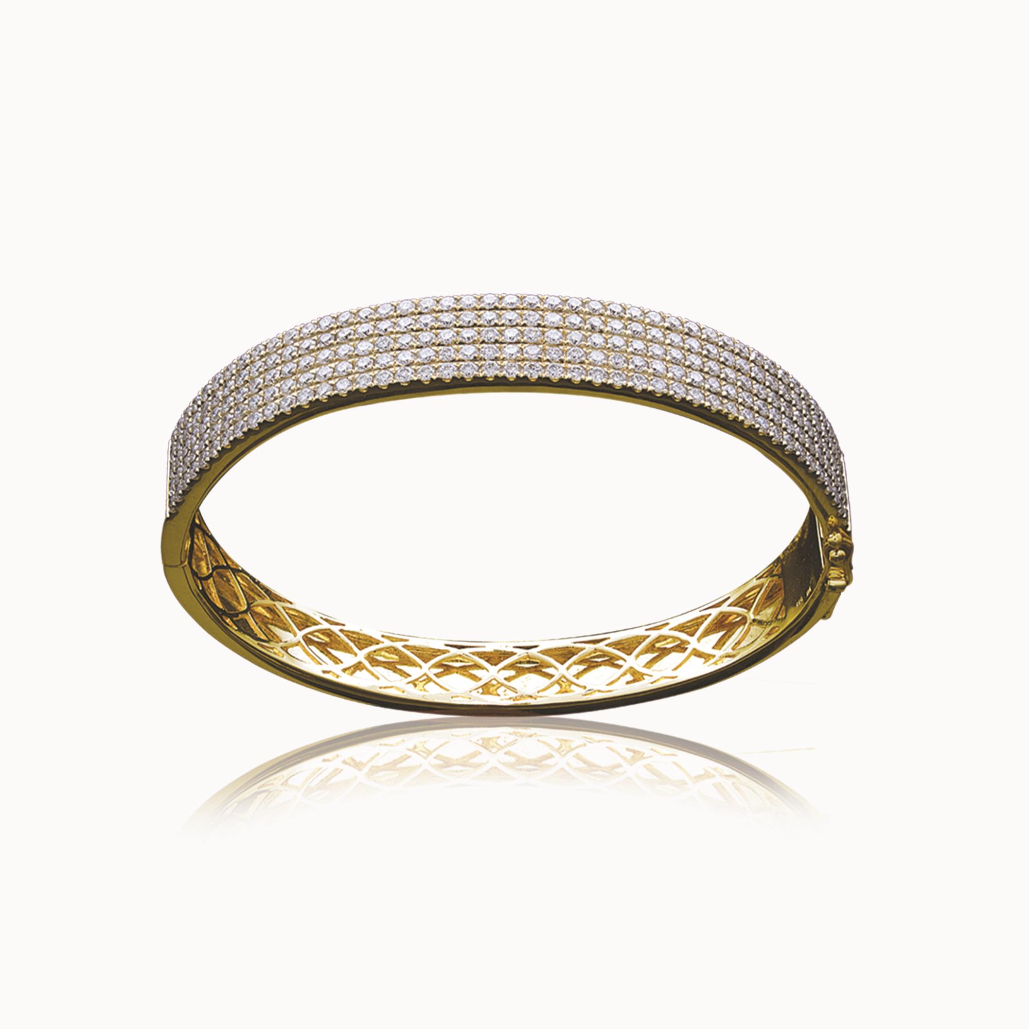 Jason Of Beverly Hills 18 Karat Yellow Gold 3.91 Ct Diamond Bangle